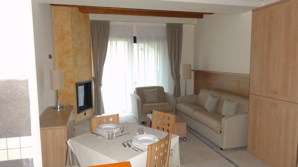 Tassido Coda Resort Scanno Phòng bức ảnh