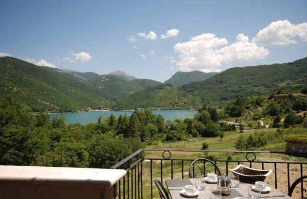 Tassido Coda Resort Scanno Phòng bức ảnh