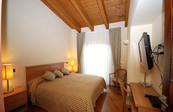 Tassido Coda Resort Scanno Phòng bức ảnh